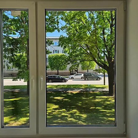 Bright Studio, Free Parking, Ltd Avail Apartment *